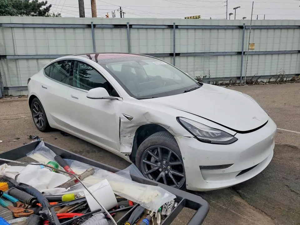 2018 TESLA MODEL 3   