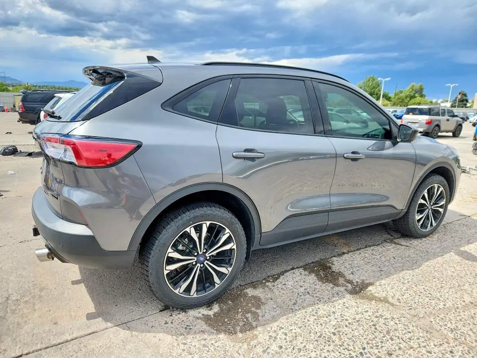 2021 FORD ESCAPE SEL  