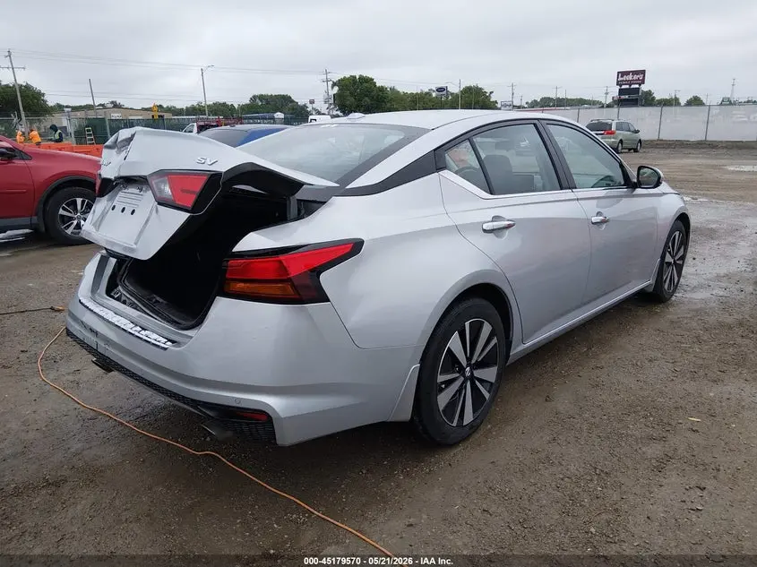 2021 NISSAN ALTIMA SV FWD