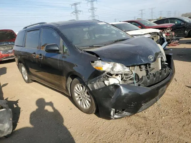 2015 TOYOTA SIENNA XLE 8-PASSENGER  