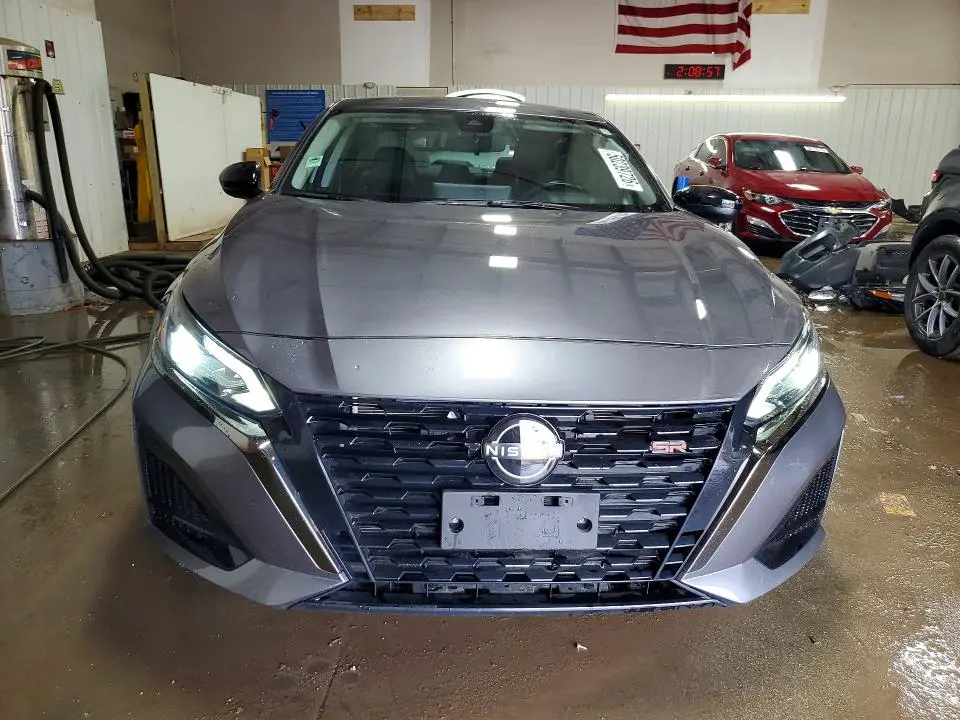 2024 NISSAN ALTIMA SR  