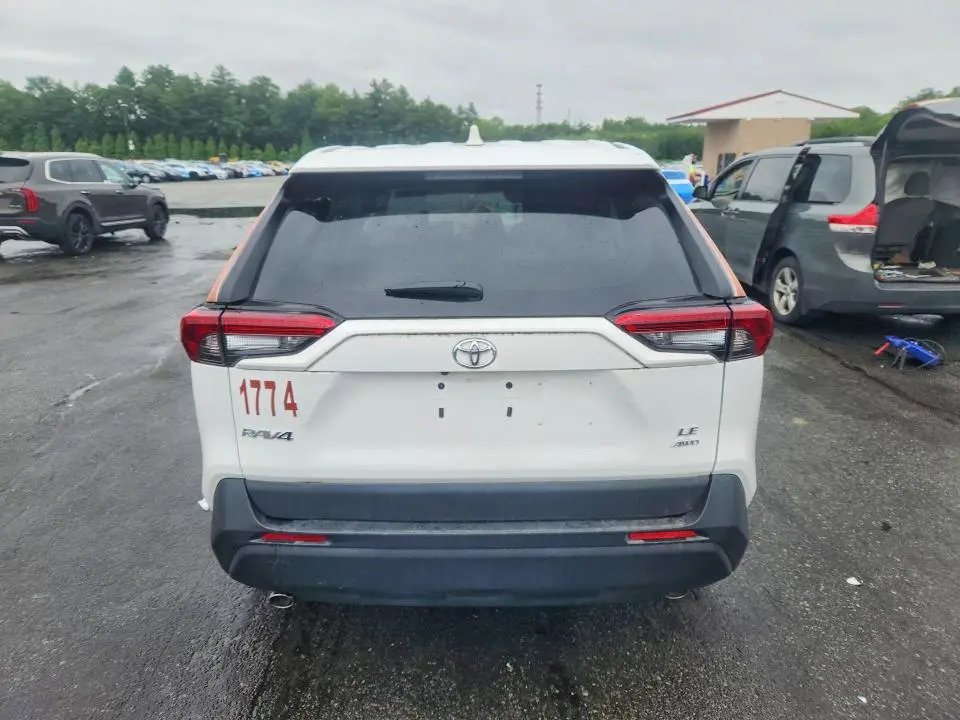 2022 TOYOTA RAV4 LE  