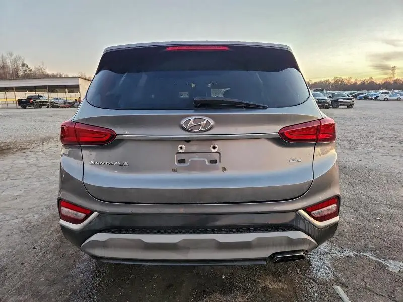 2019 HYUNDAI SANTA FE SE  