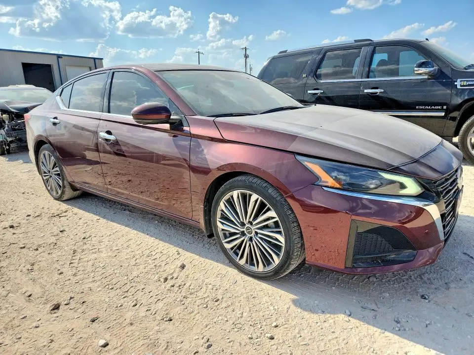 2023 NISSAN ALTIMA SL  