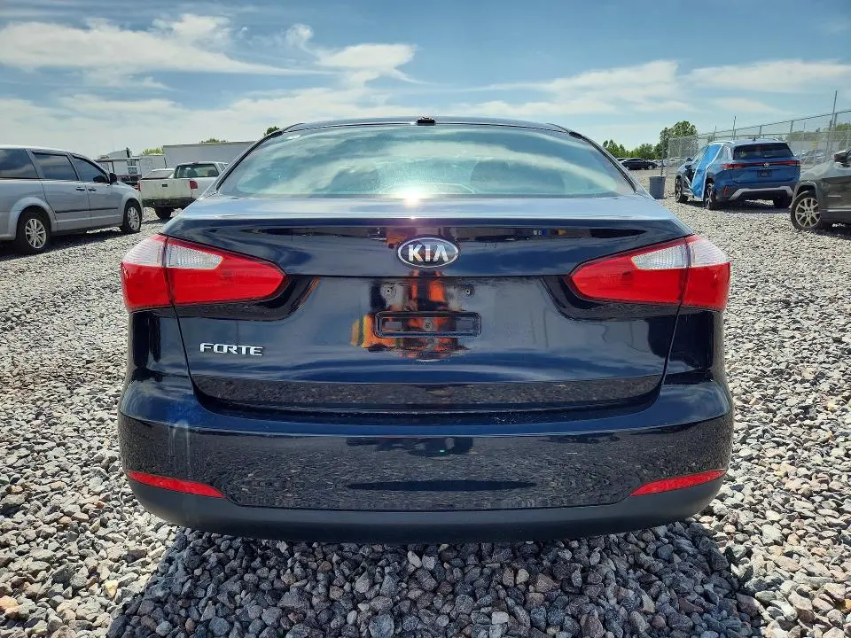 2015 KIA FORTE LX  