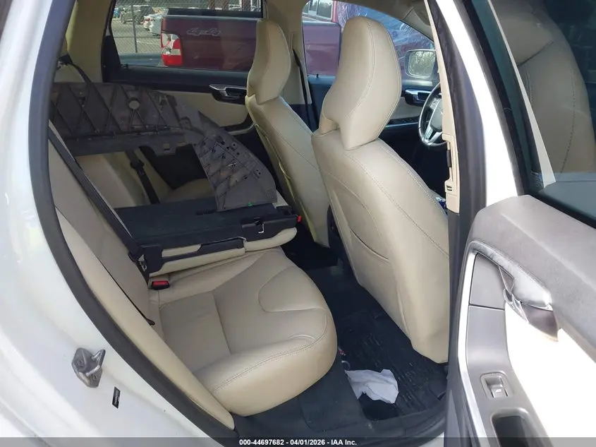 2016 VOLVO XC60 T5 DRIVE-E PLATINUM