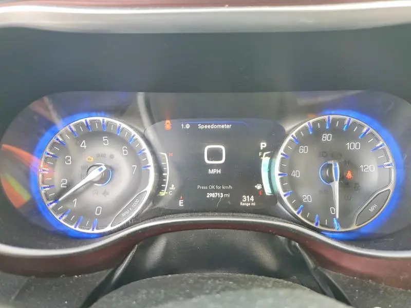 2017 CHRYSLER PACIFICA LIMITED  