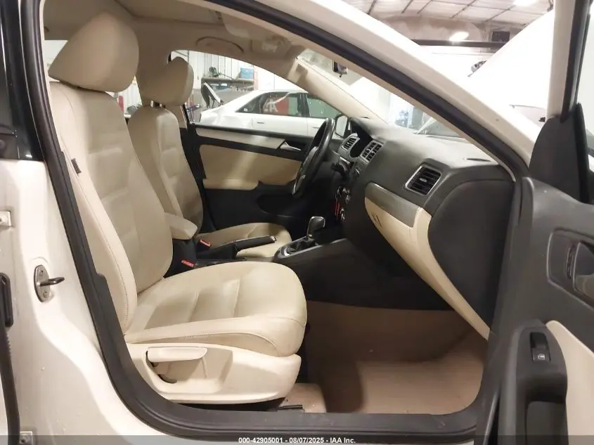 2012 VOLKSWAGEN JETTA 2.0L TDI