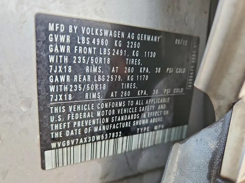 2013 VOLKSWAGEN TIGUAN S  