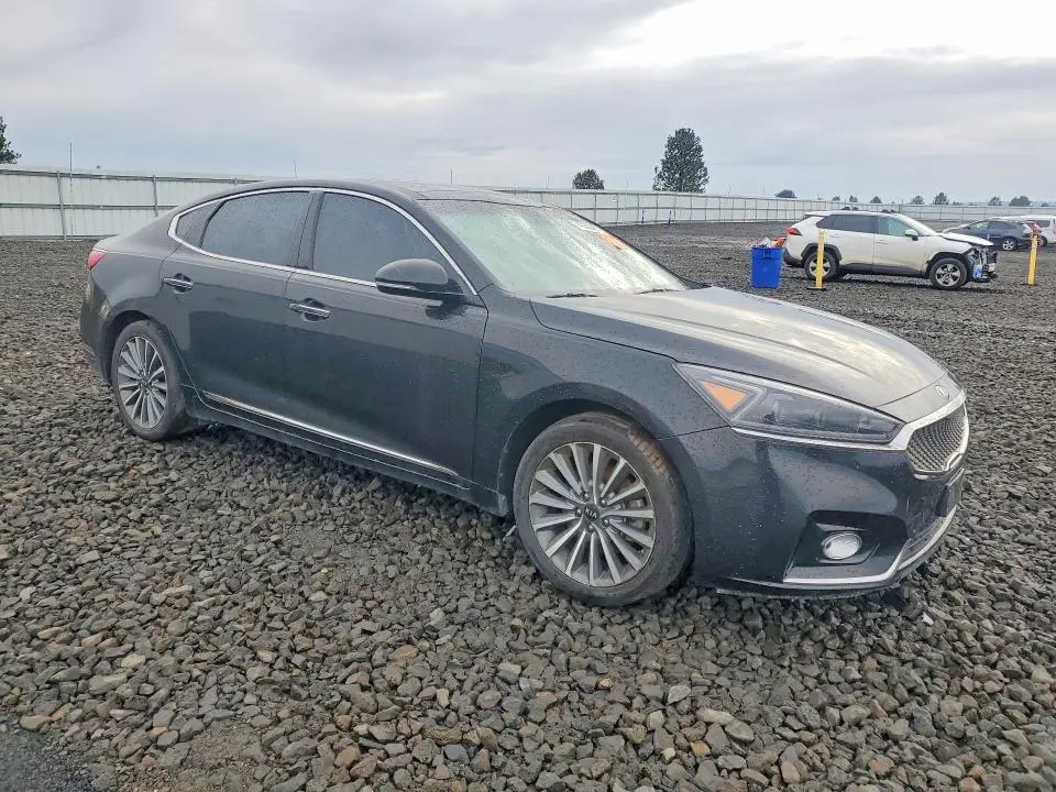 2017 KIA CADENZA PREMIUM  