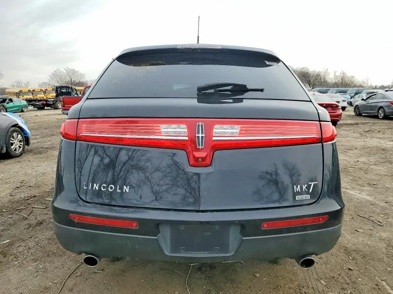 2016 LINCOLN MKT   