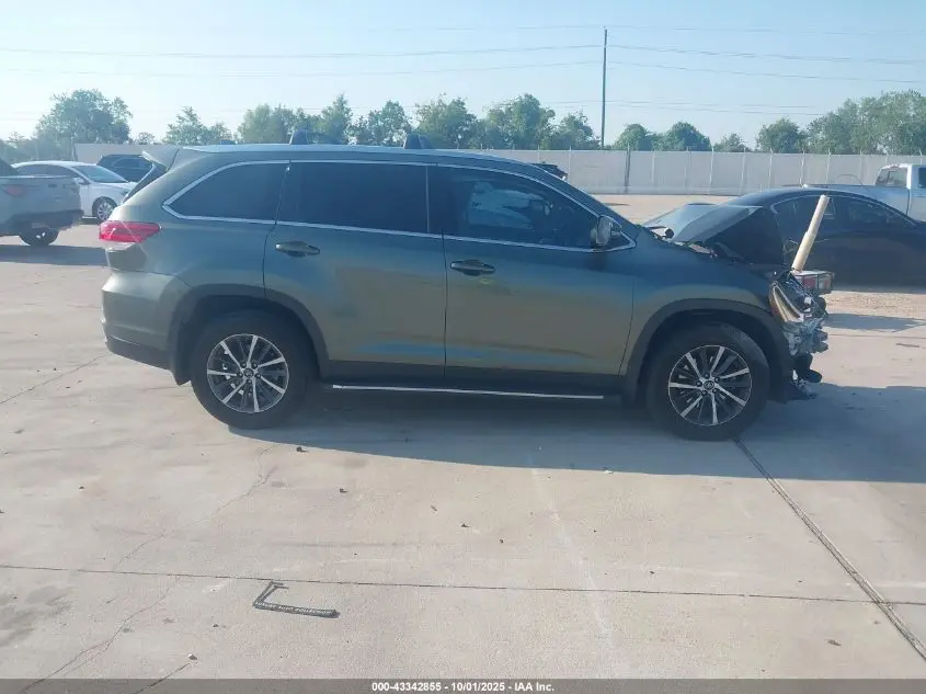 2019 TOYOTA HIGHLANDER XLE