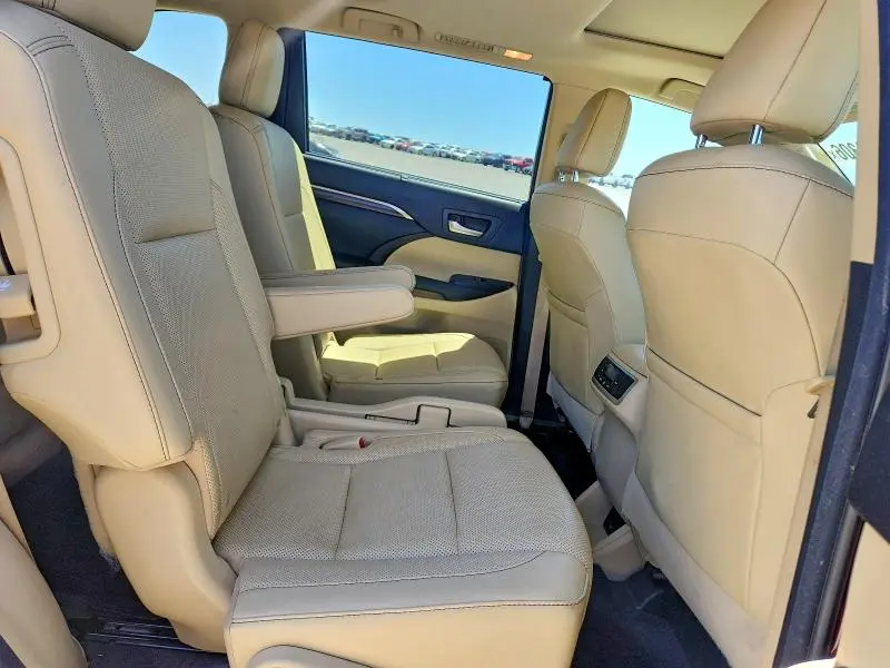 2016 TOYOTA HIGHLANDER LIMITED  