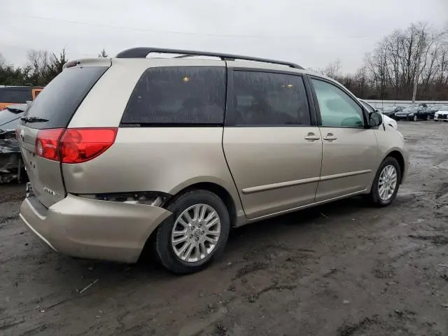 2010 TOYOTA SIENNA CE