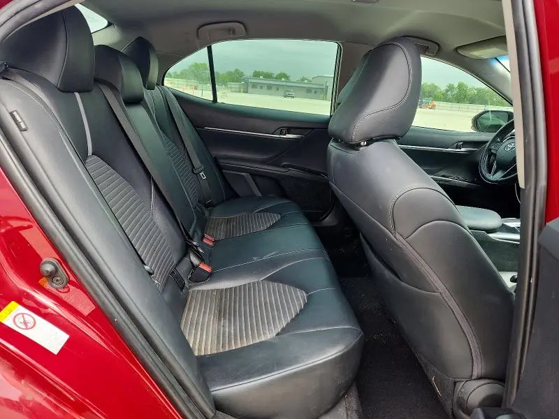 2018 TOYOTA CAMRY SE  
