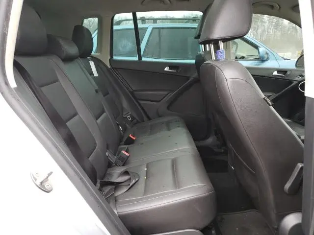 2016 VOLKSWAGEN TIGUAN S  
