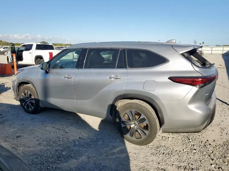 2020 TOYOTA HIGHLANDER XLE  