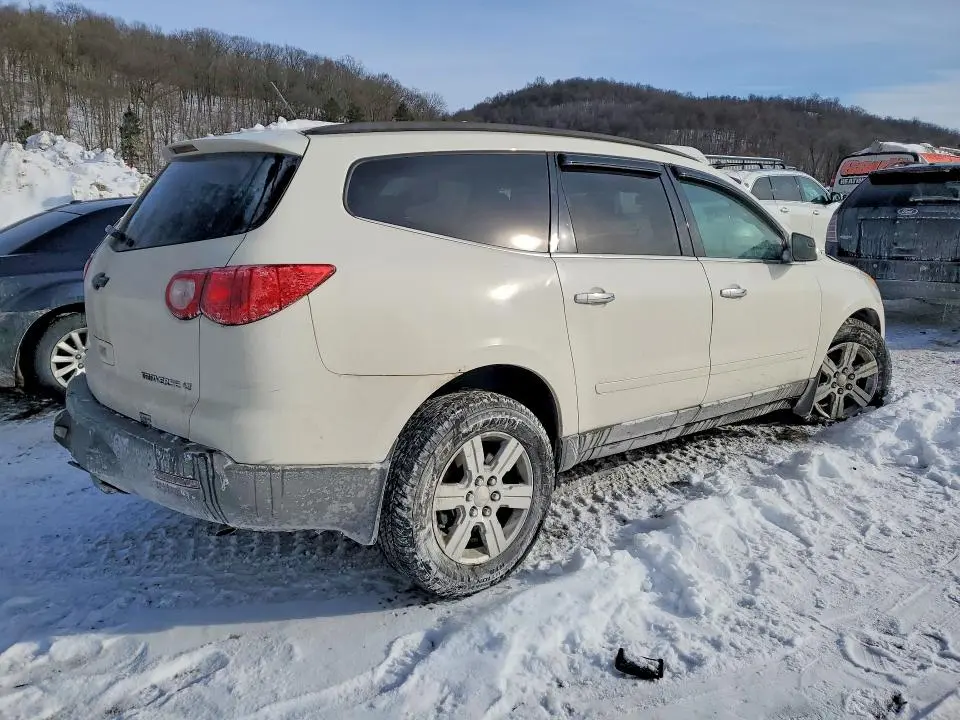 2011 CHEVROLET TRAVERSE LT  