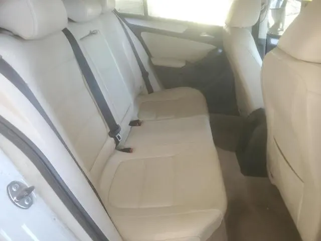 2014 VOLKSWAGEN JETTA SE  