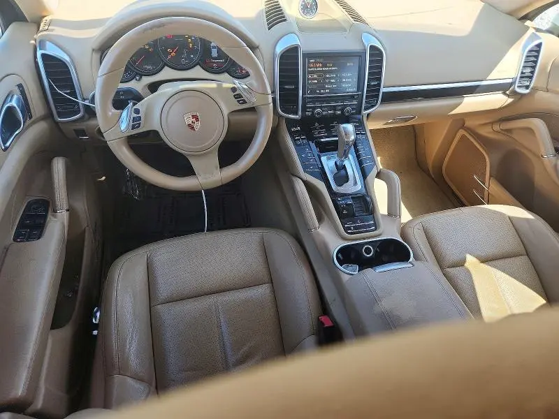 2014 PORSCHE CAYENNE   