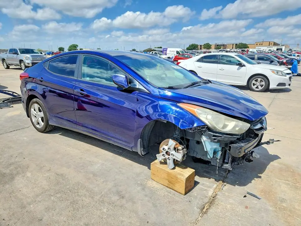 2013 HYUNDAI ELANTRA GLS  