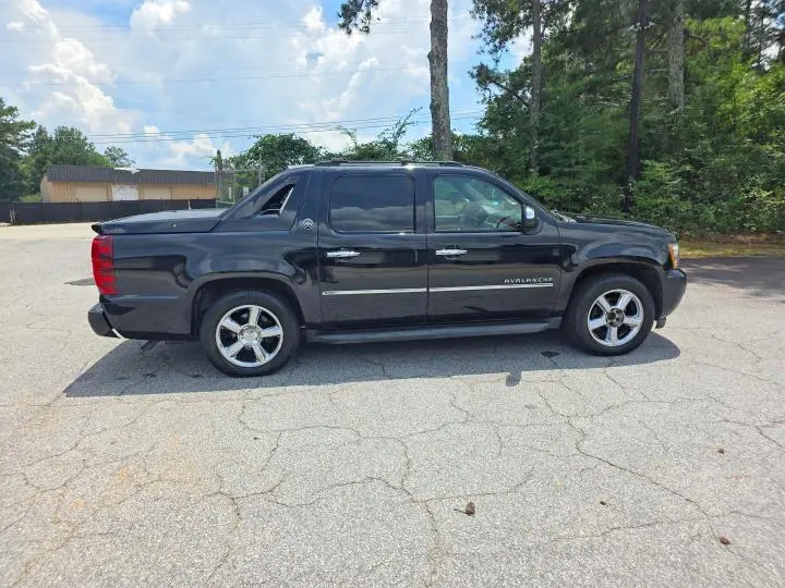 2013 CHEVROLET AVALANCHE LTZ  