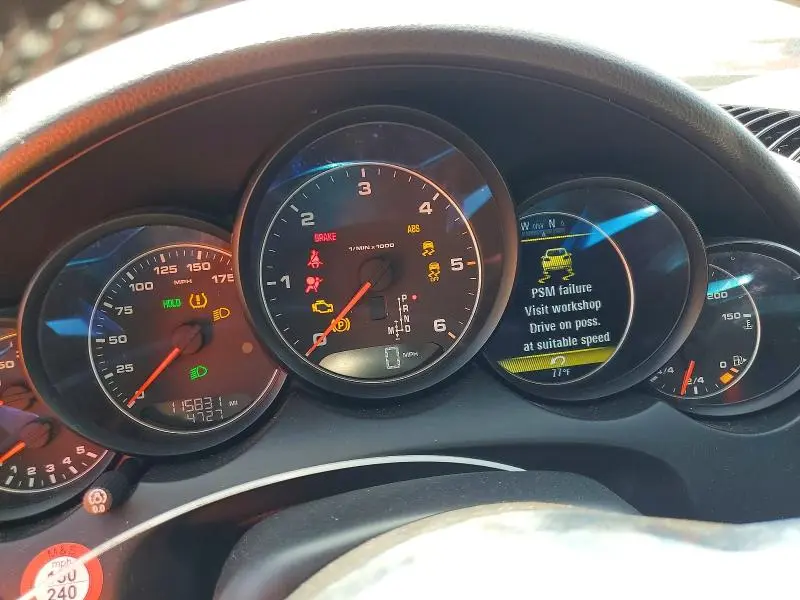 2015 PORSCHE CAYENNE   