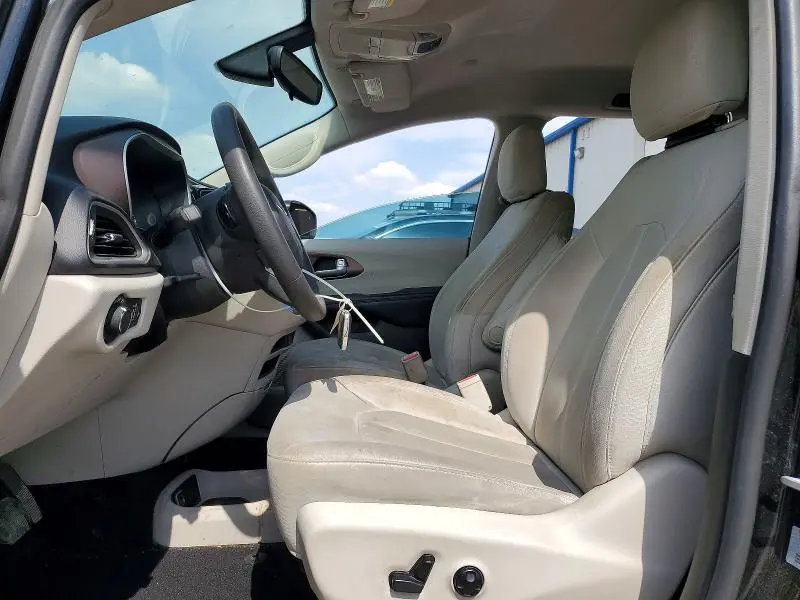 2017 CHRYSLER PACIFICA LX  