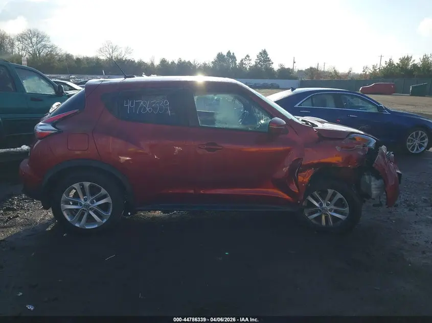 2015 NISSAN JUKE SV