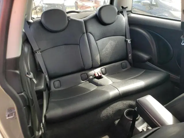 2010 MINI COOPER 