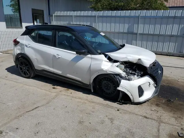 2024 NISSAN KICKS SR  
