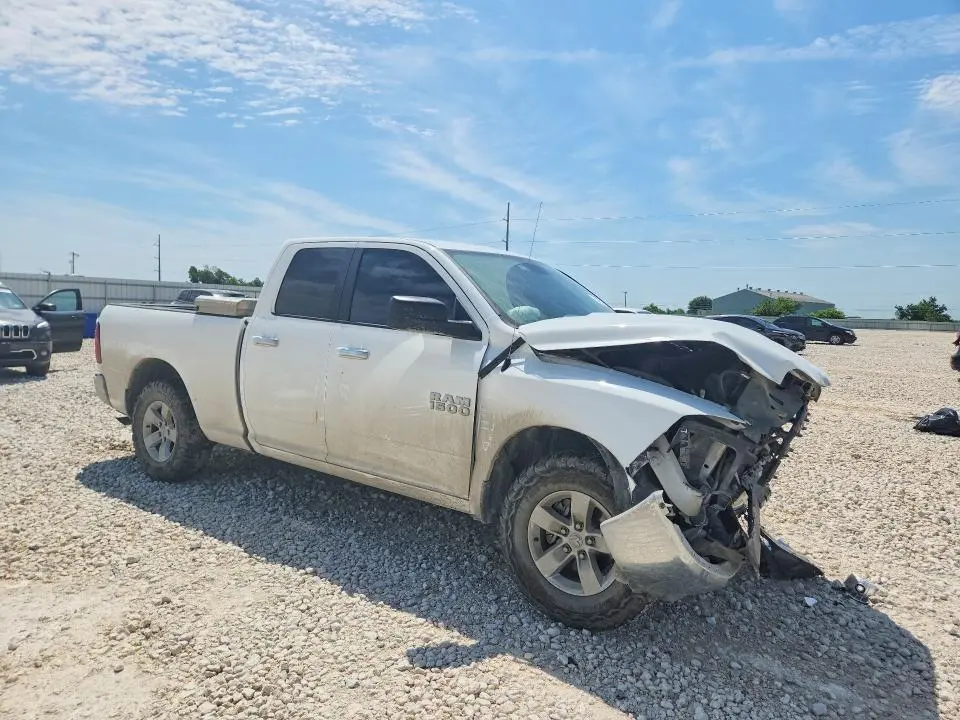 2017 RAM 1500 SLT  