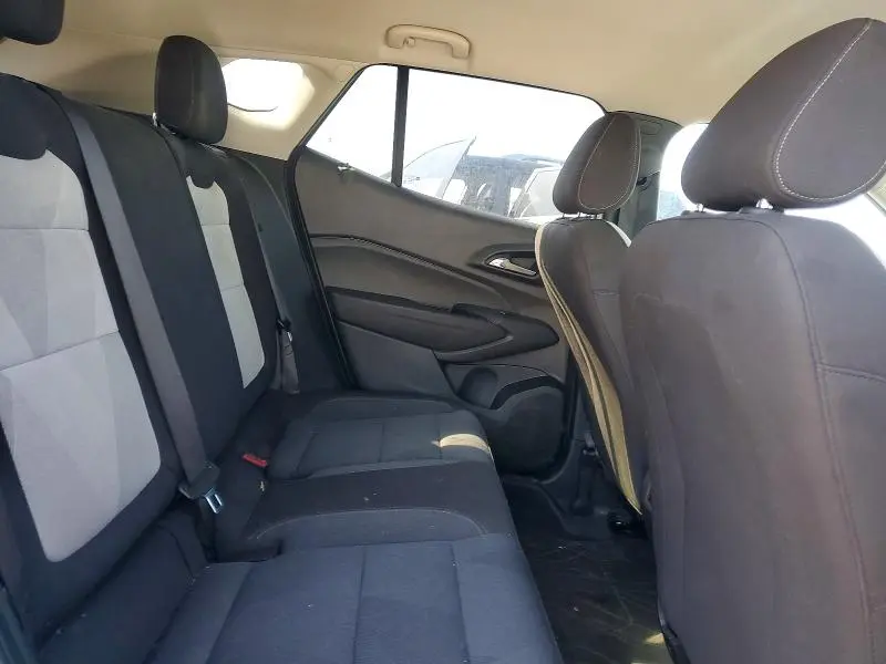 2025 CHEVROLET TRAX LS  