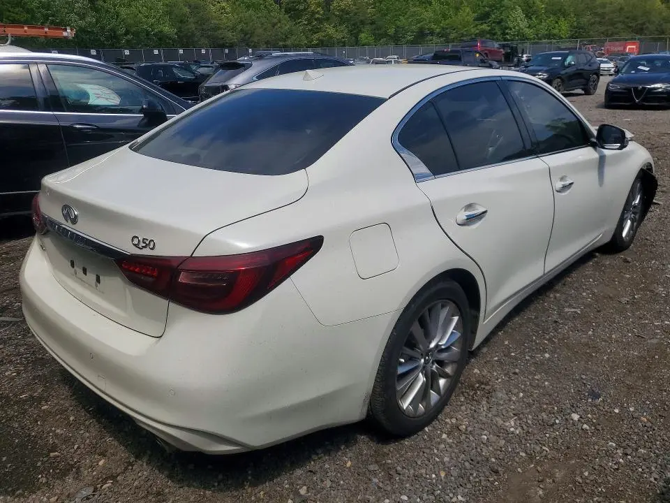 2021 INFINITI Q50 LUXE  