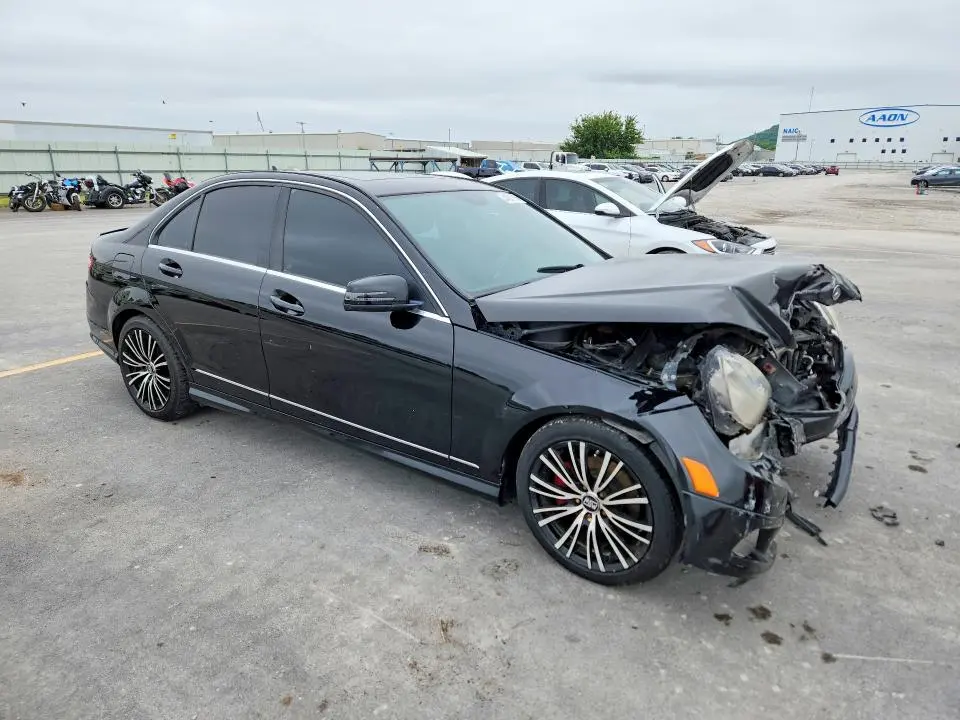 2011 MERCEDES-BENZ C 300  