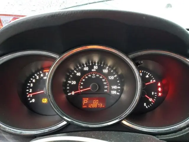 2011 KIA SORENTO BASE  