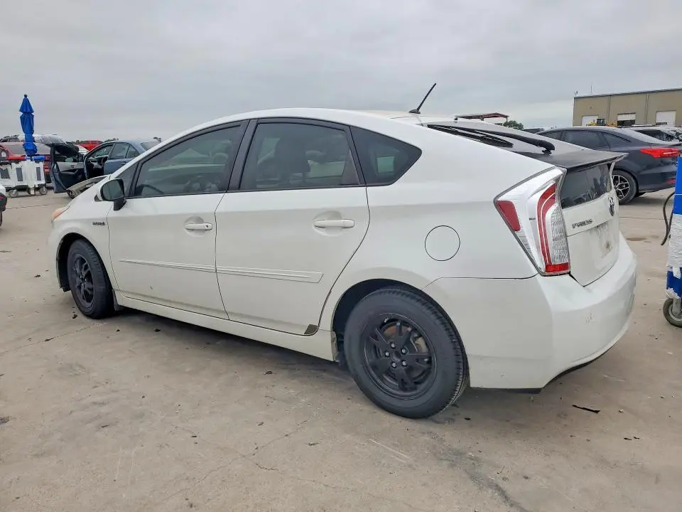 2013 TOYOTA PRIUS TWO  