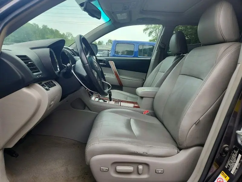 2010 TOYOTA HIGHLANDER LIMITED  