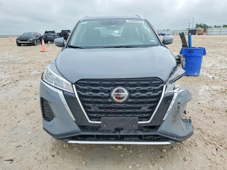 2021 NISSAN KICKS SV  