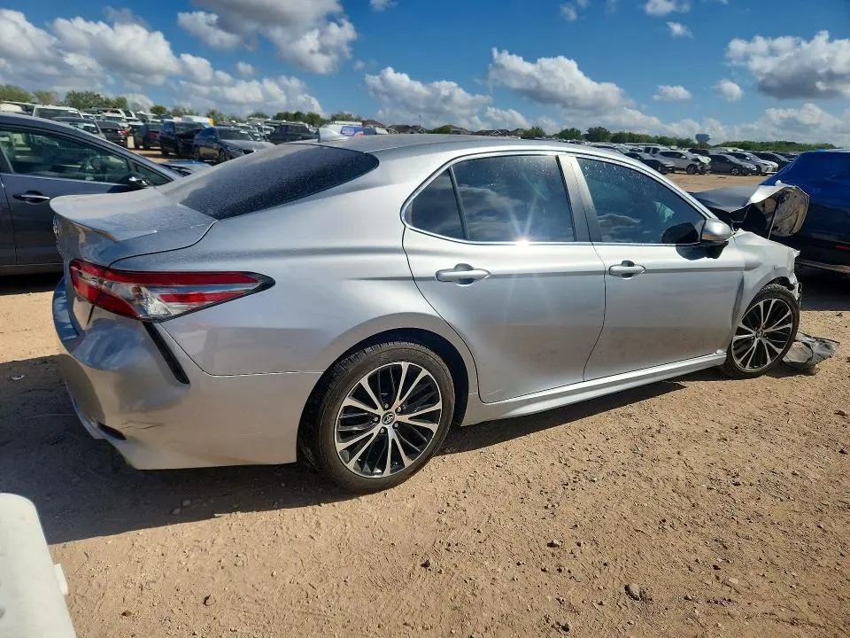2019 TOYOTA CAMRY SE  