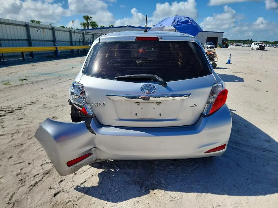 2012 TOYOTA YARIS 5-DOOR LE  