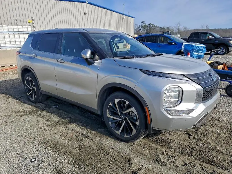 2022 MITSUBISHI OUTLANDER SE  