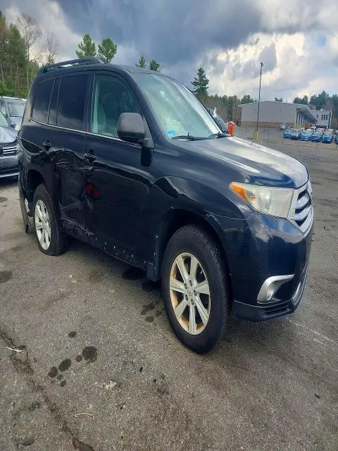 2013 TOYOTA HIGHLANDER PLUS  