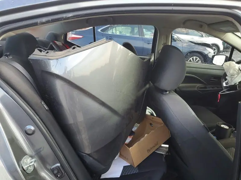 2021 NISSAN VERSA S  