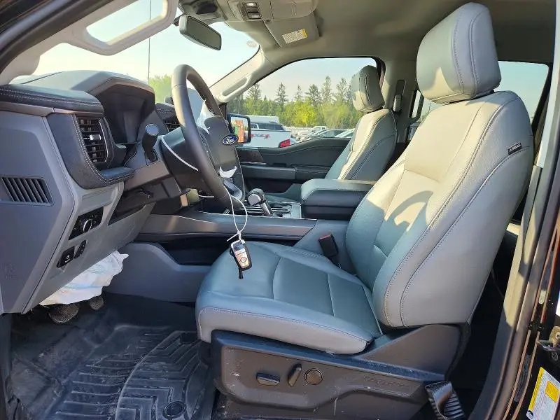 2025 FORD F150 LIGHTNING XLT  