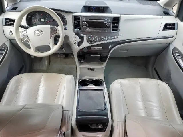 2013 TOYOTA SIENNA LE  
