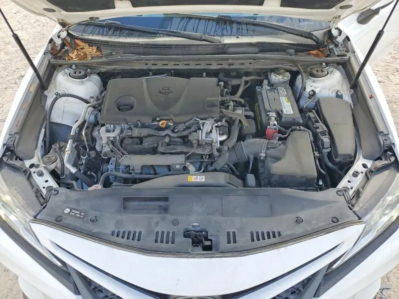 2019 TOYOTA CAMRY SE  