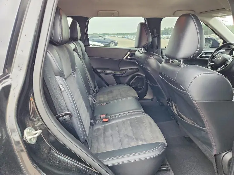 2022 MITSUBISHI OUTLANDER SE  