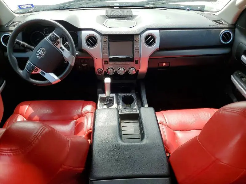 2018 TOYOTA TUNDRA CREWMAX SR5  