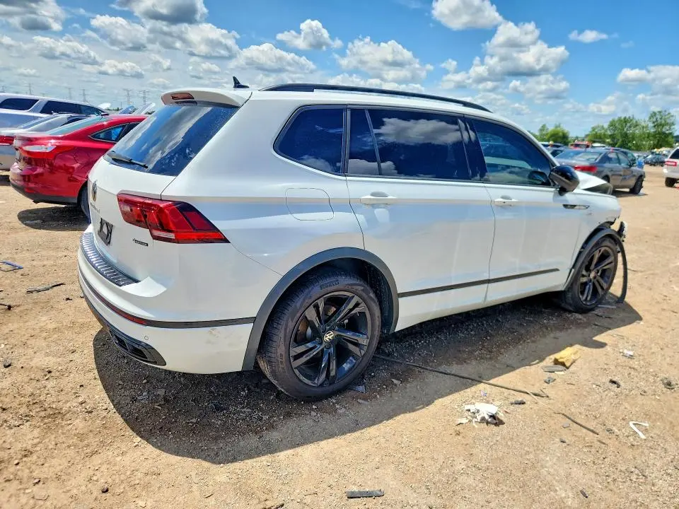 2024 VOLKSWAGEN TIGUAN SE R-LINE BLACK  